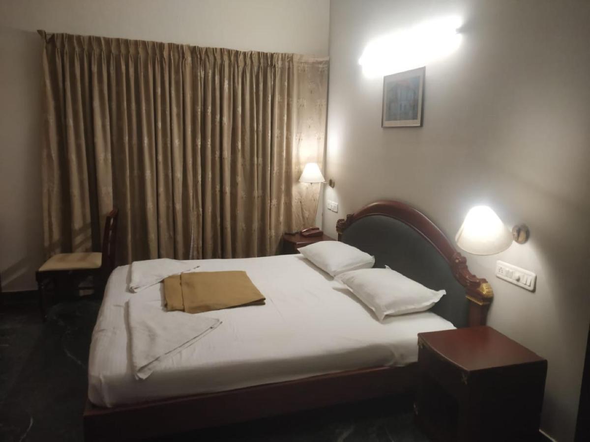 Karthika Residency Apartment Kochi ภายนอก รูปภาพ