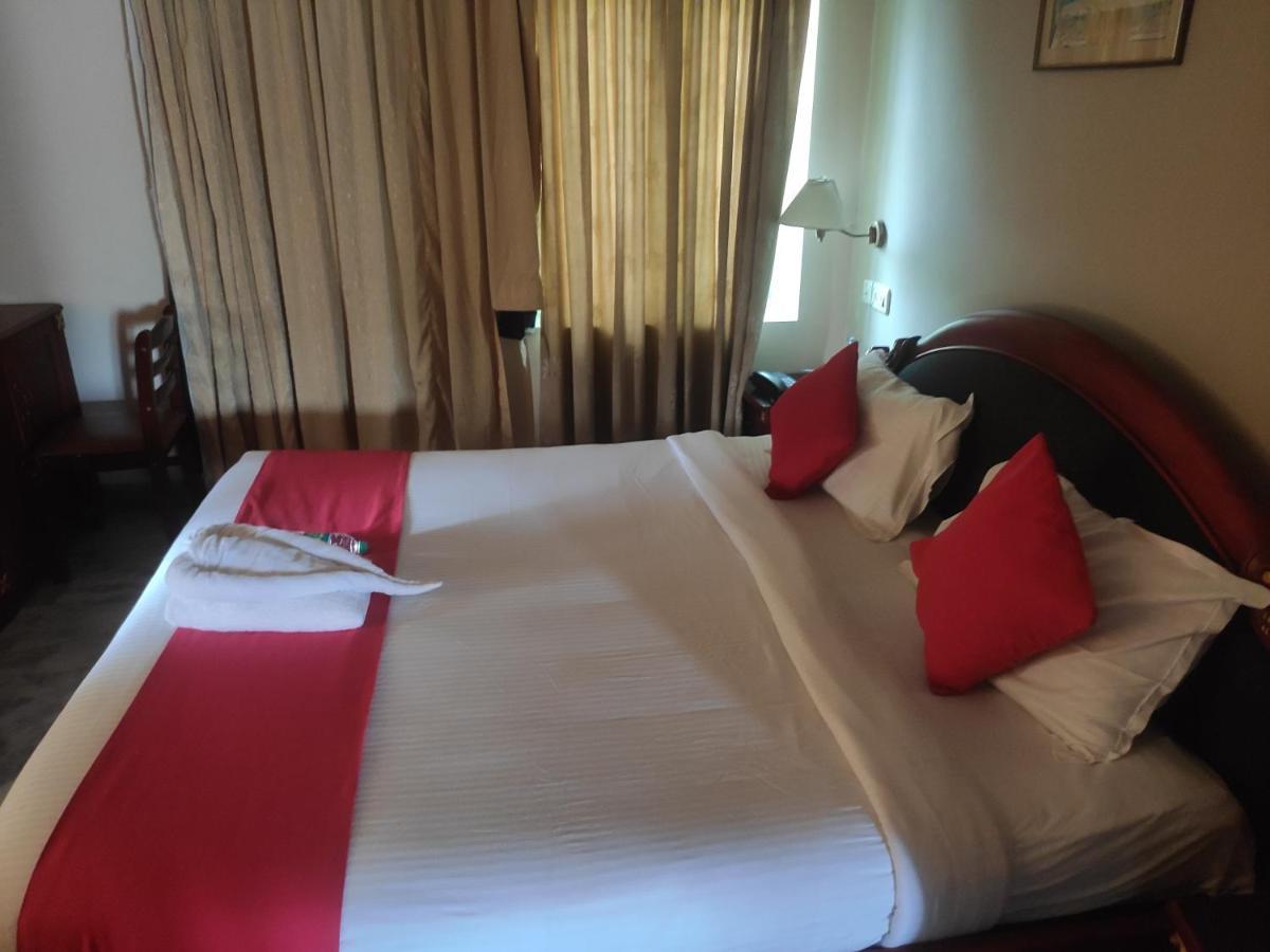 Karthika Residency Apartment Kochi ภายนอก รูปภาพ